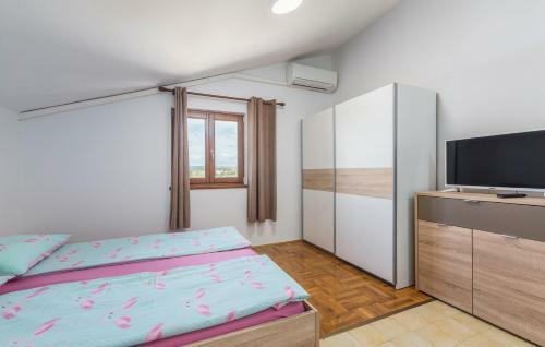 Hostal Apartment Complex Vetrina-shared Pool