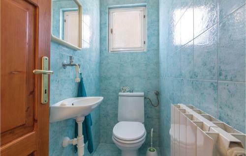 Two-bedroom Holiday Home In Novigrad