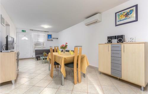 Three-bedroom Apartment In Novigrad