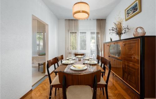 Nice Apartment In Novigrad With 3 Bedrooms