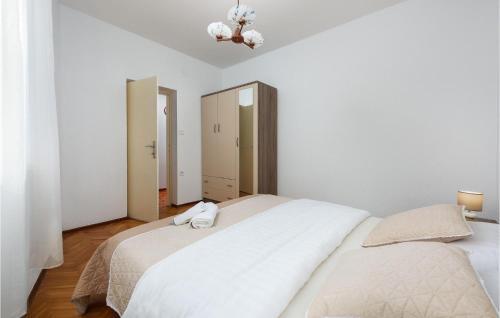 Nice Apartment In Novigrad With 3 Bedrooms