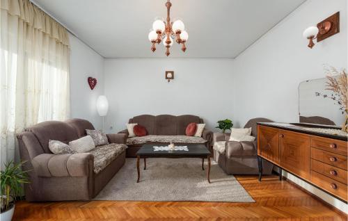 Nice Apartment In Novigrad With 3 Bedrooms