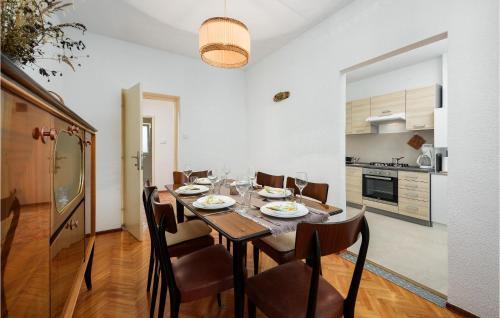 Nice Apartment In Novigrad With 3 Bedrooms