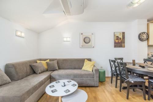 Apartment Matea