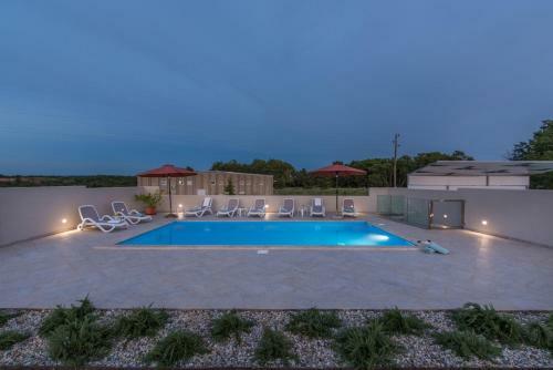 Modern Villa With Private Pool