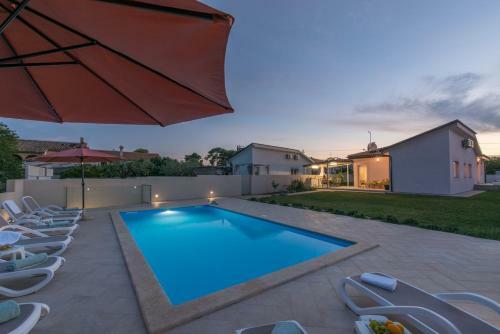 Modern Villa With Private Pool