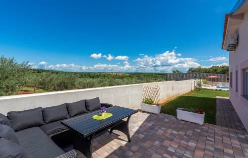 Modern Villa With Private Pool