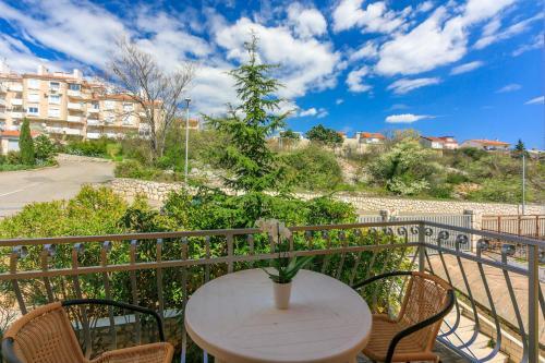 Apartments Leoalemar