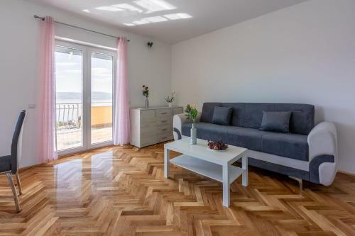 Apartments Leoalemar
