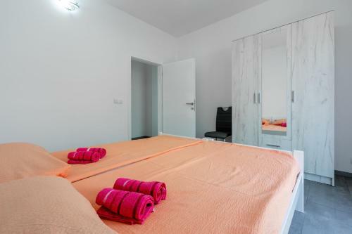 Apartments Leoalemar