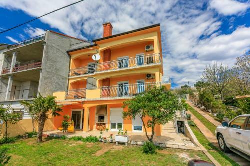 Apartments Leoalemar