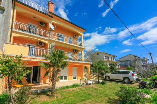 Apartments Leoalemar