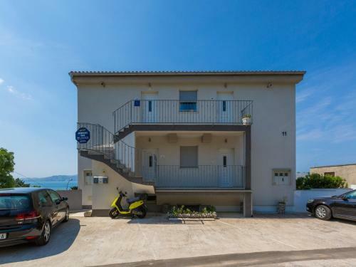 Apartments Lavarin