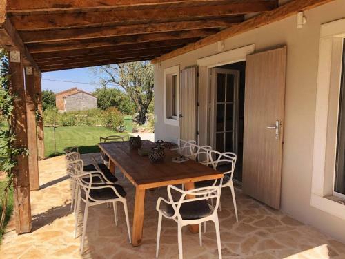 Renovated Stunning Stonevilla With Pool