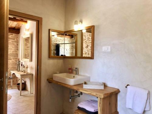 Renovated Stunning Stonevilla With Pool