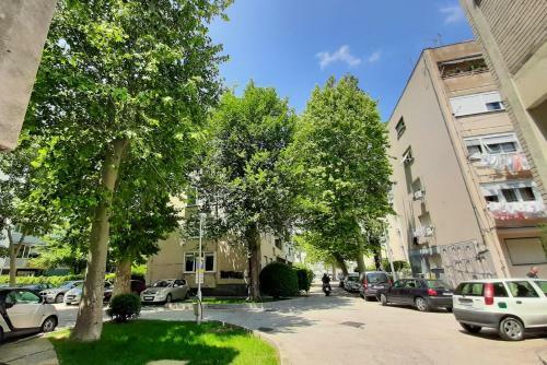 Town Center Apartment With Balcony
