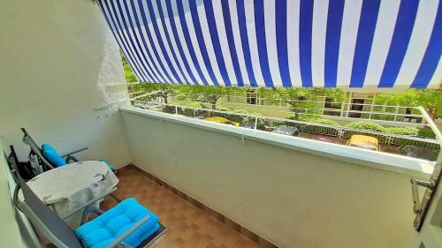 Town Center Apartment With Balcony