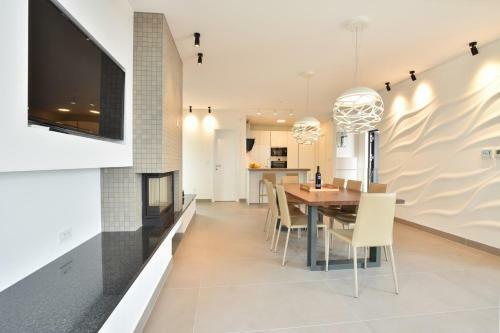 Luxury, Seafront Villa Ivan With Heated Pool Only 100m From Beach