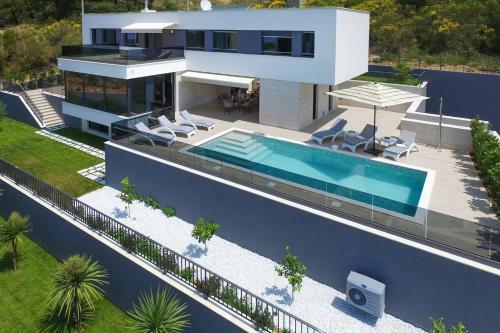 Luxury, Seafront Villa Ivan With Heated Pool Only 100m From Beach