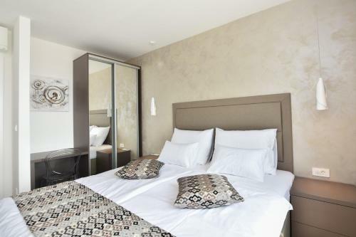 Luxury, Seafront Villa Ivan With Heated Pool Only 100m From Beach