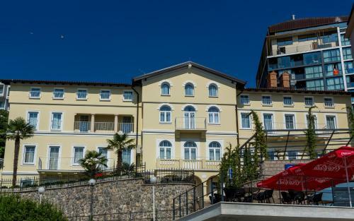 Hotel Domino