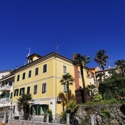Villa Varglien, Apartment With Garden Place