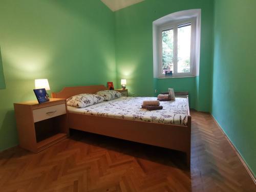 Villa Varglien, Apartment With Garden Place