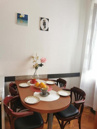 Villa Varglien, Apartment With Garden Place