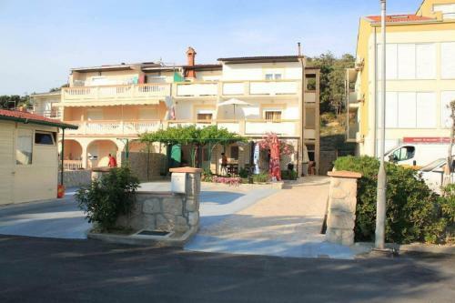 Apartments Stjepan - 10m From Beach