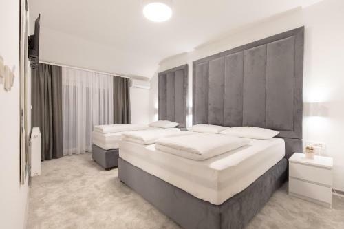 Hostal Apartmani I Sobe Peja?evi?
