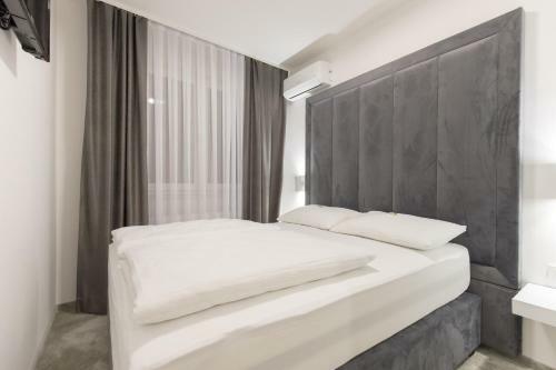Hostal Apartmani I Sobe Peja?evi?