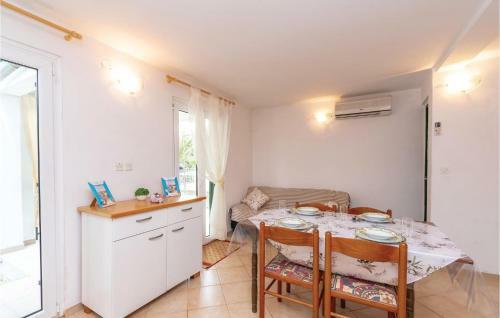 Awesome Apartment In Osobljava W/ Wifi And 2 Bedrooms