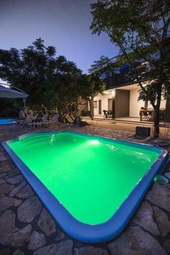 Holiday Home With Pool Mabelle