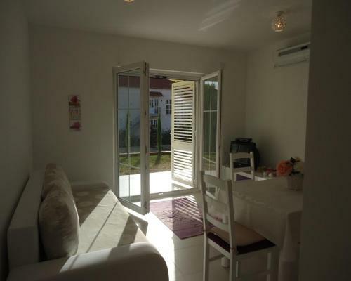 Apartments Mirjana - With Parking