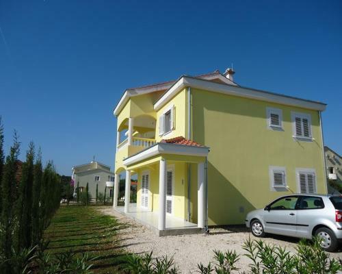 Apartments Mirjana - With Parking