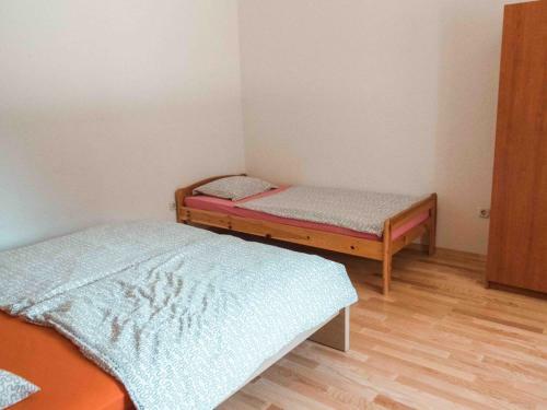 Apartment In Pako?tane With Terrace, Wifi (4899-5)