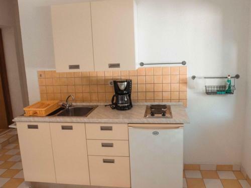 Apartment In Pako?tane With Terrace, Wifi (4899-5)