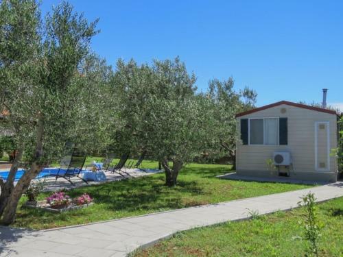 Enticing Mobile Home In Pako?tane With Swimming Pool