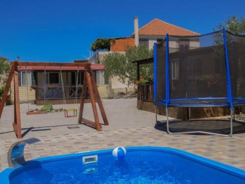 Enticing Mobile Home In Pako?tane With Swimming Pool