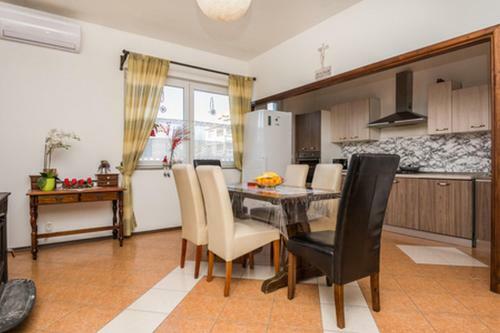 Apartment Bakija