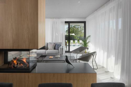 Modern Villa 55 With Pool And Spa