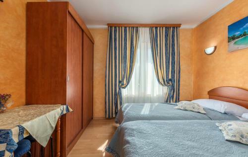 Hostal Apartments And Rooms Laura