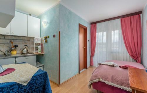 Hostal Apartments And Rooms Laura