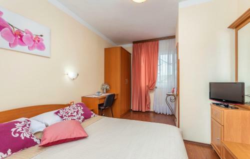 Hostal Apartments And Rooms Laura