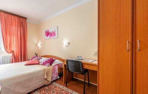 Hostal Apartments And Rooms Laura