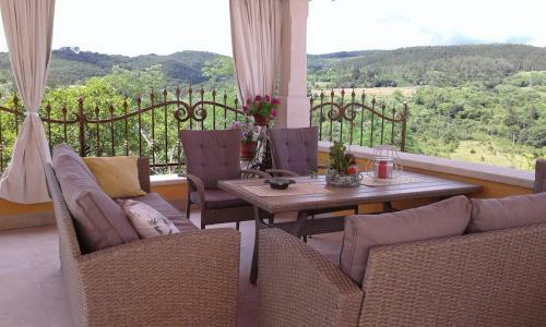 Hostal Apartments And Rooms Laura