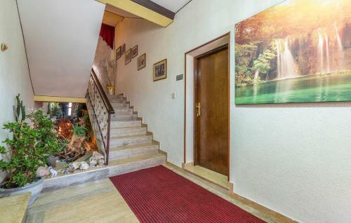Hostal Apartments And Rooms Laura