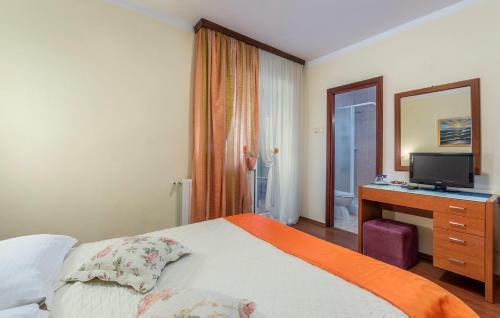 Hostal Apartments And Rooms Laura