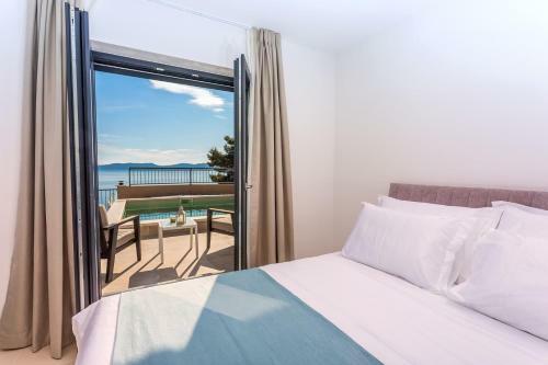 New! Villa Perla Blu With 4 Bedrooms, Heated Pool, Jacuzzi, 50m From Beach