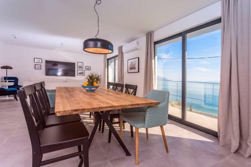 New! Villa Perla Blu With 4 Bedrooms, Heated Pool, Jacuzzi, 50m From Beach